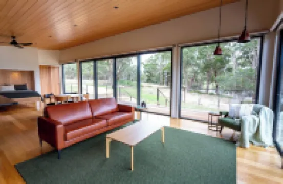 Waterfront Luxury Farm Studio situated on the Gippsland Lakes, Victoria.