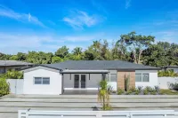 GoldLuxe with Outdoor Paradise