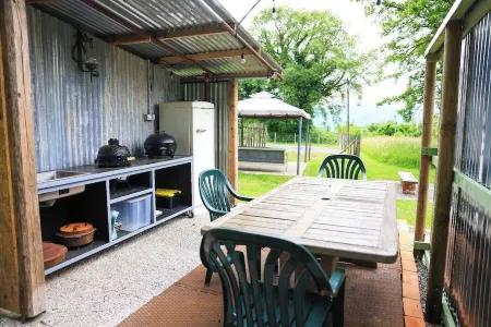 Tiny House @ Villa Ariola Отели в г. Масса-Каррара