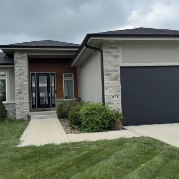 Convenient functional quiet 5 bedroom 3 bath home in Clive.