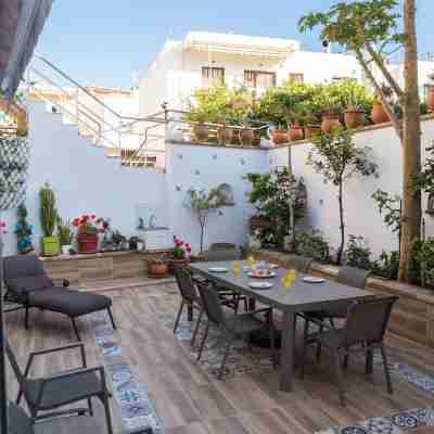 Theodosia Heritage Residence Deluxe 2 bedr 2 bath downtown, beaches AC  parking Hotel Exterior