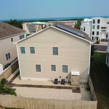 Luxurious Beach Block 4-Bdrm House for the whole family - prices reduced!!