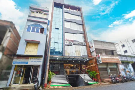 Hotel Ekta International !! 300 MTS from Baba Baidyanath Dham Temple !!