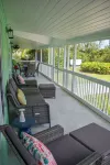 2 minute walk to Green Turtle Club/Marina. 2br, 2.5 Ba! Fully renovated 2023!