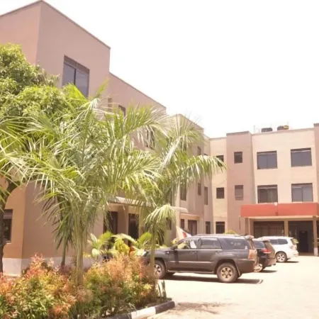 Patrinah Hotel Отели в г. Мбале