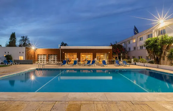 塞圖巴爾諾富特酒店