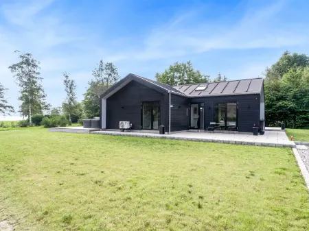 "Jahn" - 250m to the Fjord