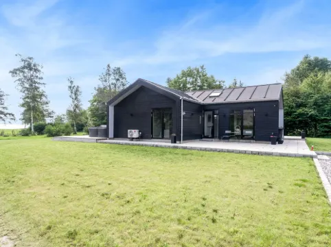 "Jahn" - 250m to the Fjord