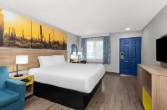 デイズ イン バイ ウィンダム フェニックス ウェスト