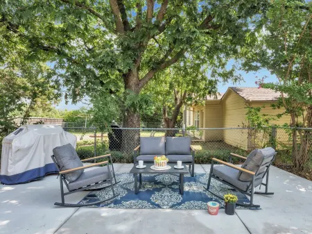 Spacious 5BR Corporate Home/Ideal for Work Crews & Long Stays/Centrally located