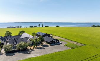 Seaside Retreat & Hotel