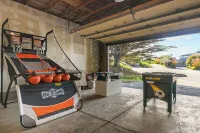 Biggest Backyard in Bodega Bay + Hot Tub