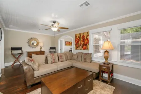 Newly Remodeled 3BR in Town · Cherry Street