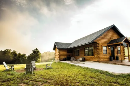 Near the BuffaloNational River— Bedroom, 2 Bath Cabin in Jasper, Arkansas
