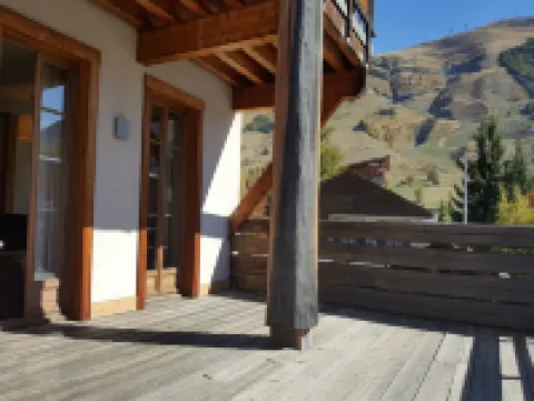 Modern Retreat for 8 Guests Hotels in Venosc