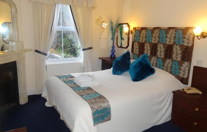 Edward Hotel