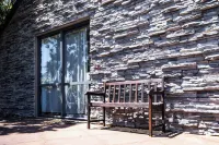 298 Westside Motor Lodge