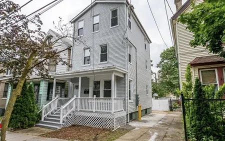 Comfortable Clean Apartment close to all major highways, food and entertainment