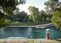 Four Seasons Hotel Austin - Luxury