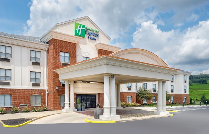 Holiday Inn Express & Suites Lancaster by IHG