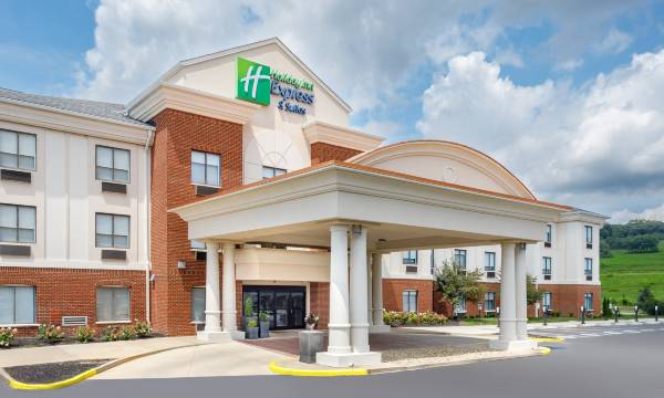 Holiday Inn Express & Suites Lancaster by IHG