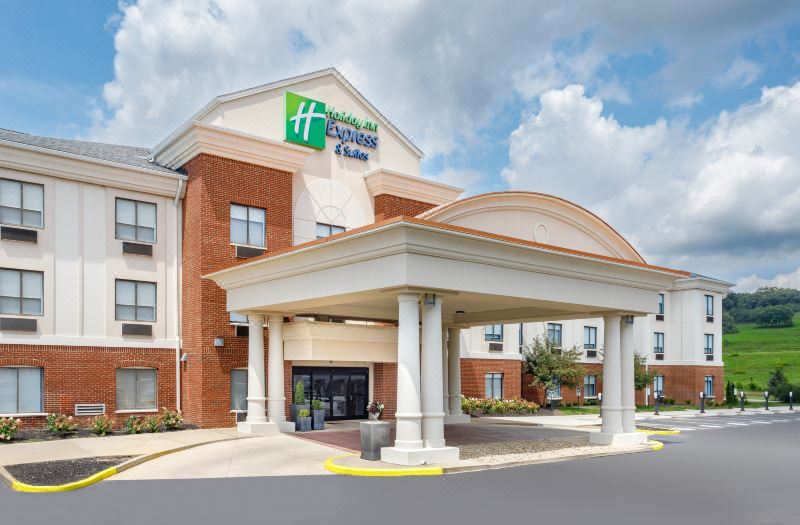 Holiday Inn Express & Suites Lancaster by IHG