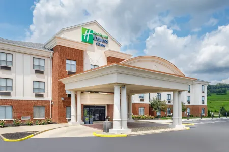 Holiday Inn Express & Suites Lancaster by IHG