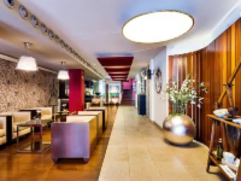 HOTEL XAUEN, pleno centro con acceso autorizado y a 100m de la Catedral Hoteles en Jaén