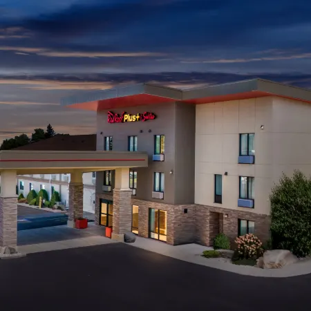 Red Roof Plus+ & Suites Malone