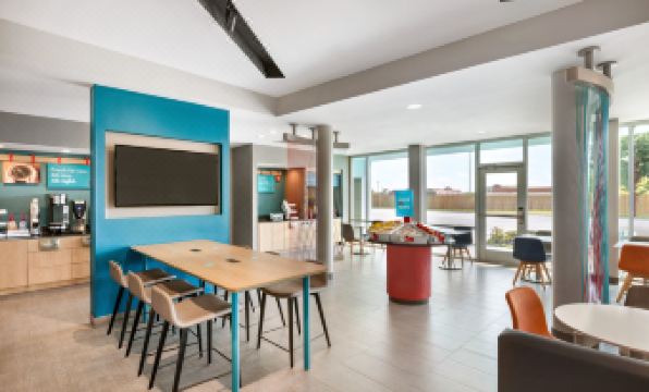 avid hotel CEDAR RAPIDS SOUTH - ARPT AREA by IHG