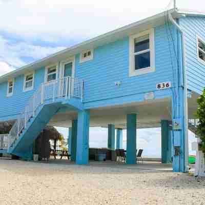 Welcome to Paradise Hotel Exterior