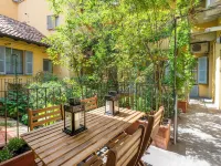 Milan Royal Suites - Centro Brera Hotels near Excelsior