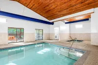 La Quinta Inn & Suites by Wyndham Boone University - Pools