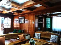3 Bedroom House in the Heart of Baguio with Garage - Bungalow