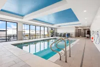 HAMPTON INN AND SUITES BY HILTON INTERCOURSE - 2-Sterne