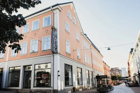 Home Hotel Cardinal Отели рядом со станцией Ваксджо- станция