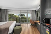 Madison Tower Mill Hotel