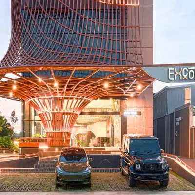 EXCOTEL Design Hotel Surabaya Hotels near Royal Plaza