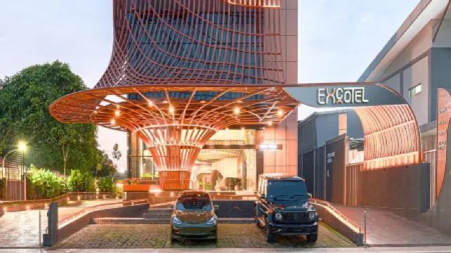 EXCOTEL Design Hotel Surabaya Отели рядом с достопримечательностью «Java Aquatic»