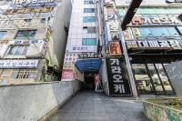 Changwon Sangnam-Dong M Hotels in Seongsan-gu