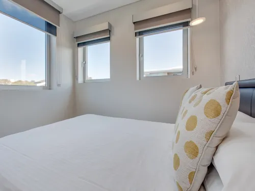 Professional living minutes from the city
