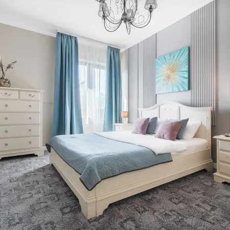 Moonlight Central Apartments Отели в г. Орадя