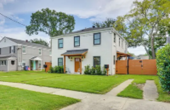 Dtwn Retreat w/ Game Room! Walk to Hampton Park