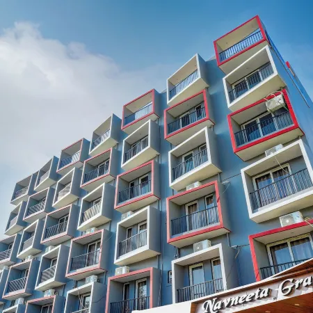 Navneeta Grand Hotel & Banquet Hall