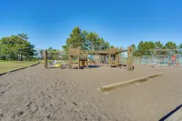 Lake Days, Links & Trails! Danbury Cottage - Wifi