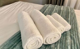 Modern Studio in New Chadcombe - 2315