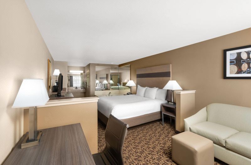 Hawthorn Suites by Wyndham Napa Valley