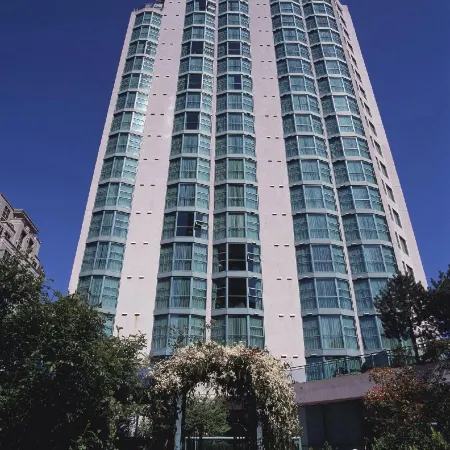 Rosedale Condominiums Отели рядом с достопримечательностью «Йельтаун»