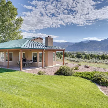 Zion Mountain Guest House w/ Canyon Vistas!