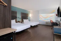 Tru by Hilton Miramar